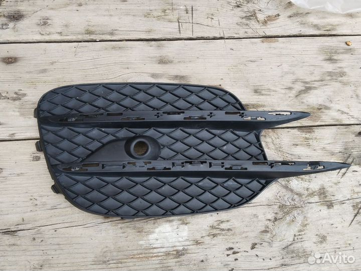 Решетка бампера Mercedes V-Class W447 левая