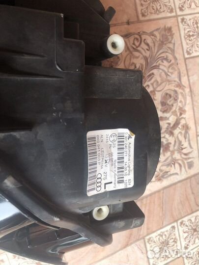 Передняя фара левая и правая на Audi A4 B8 дорест