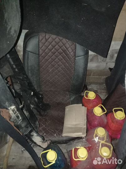 Сиденья рено логан