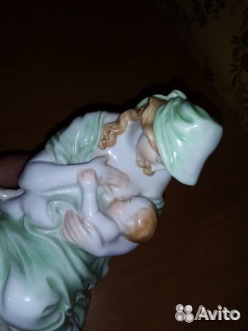 Статуэтка материнство