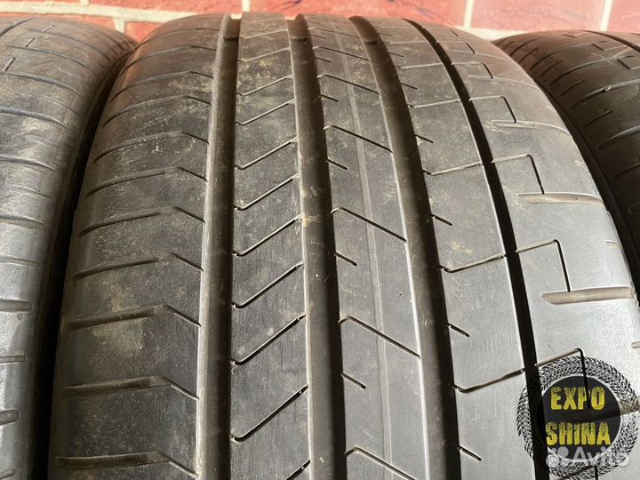 Pirelli P Zero PZ4 255/40 R21 и 285/35 R21 102Y