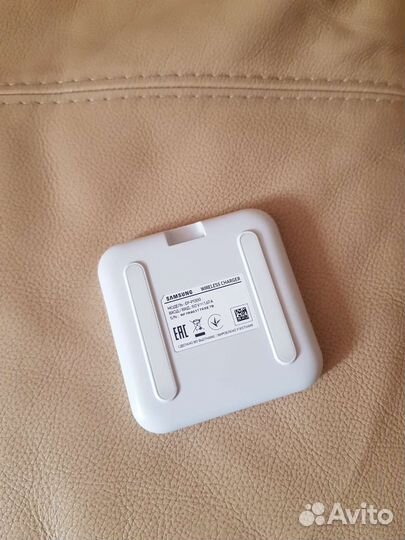 Беспроводное зарядное устройство Samsung EP-P1300