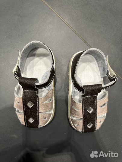 Сандалии на мальчика