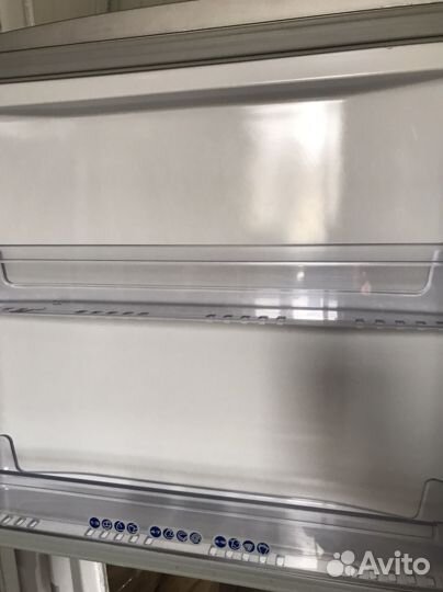 Холодильник whirlpool ARC4190/2IX на запчасти