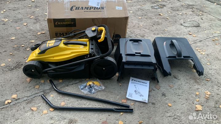 Газонокосилка Champion EM3110