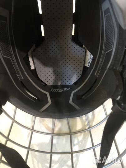 Хоккейный шлем