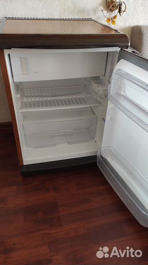 Холодильник новый indesit