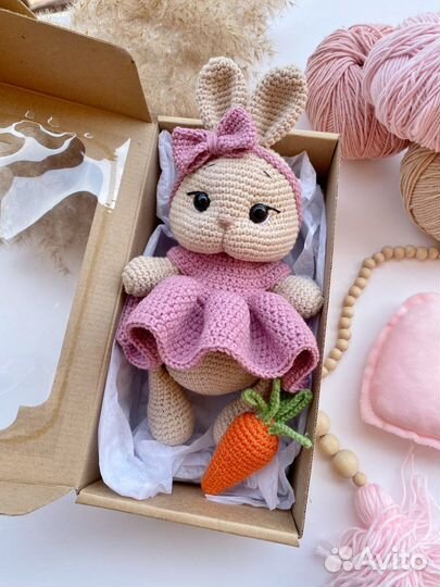 Игрушка Зайка вязаная амигуруми