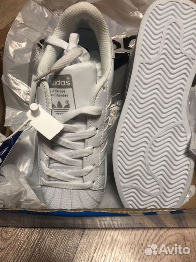 Кроссовки женские