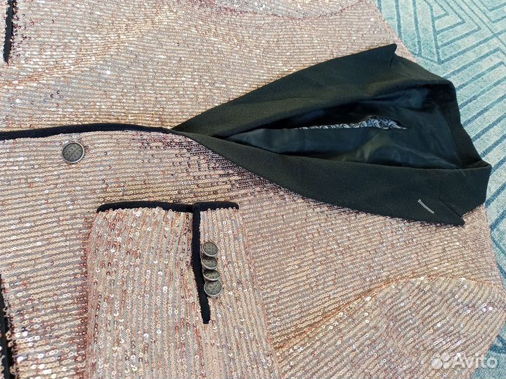 Пиджак в пайетках