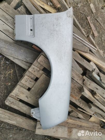 Крыло переднее правое w 210