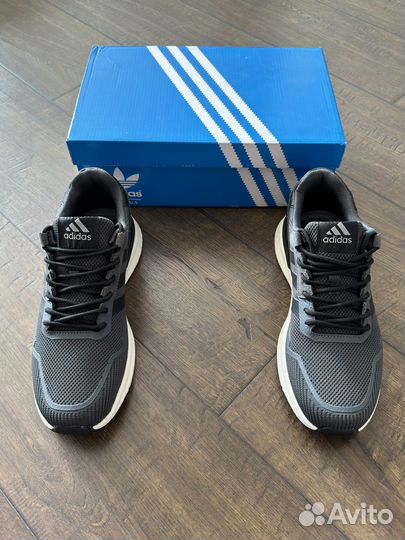 Кроссовки adidas