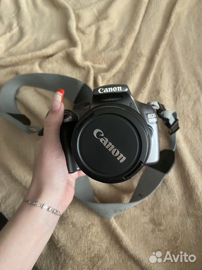 Фотоаппарат canon 1100D
