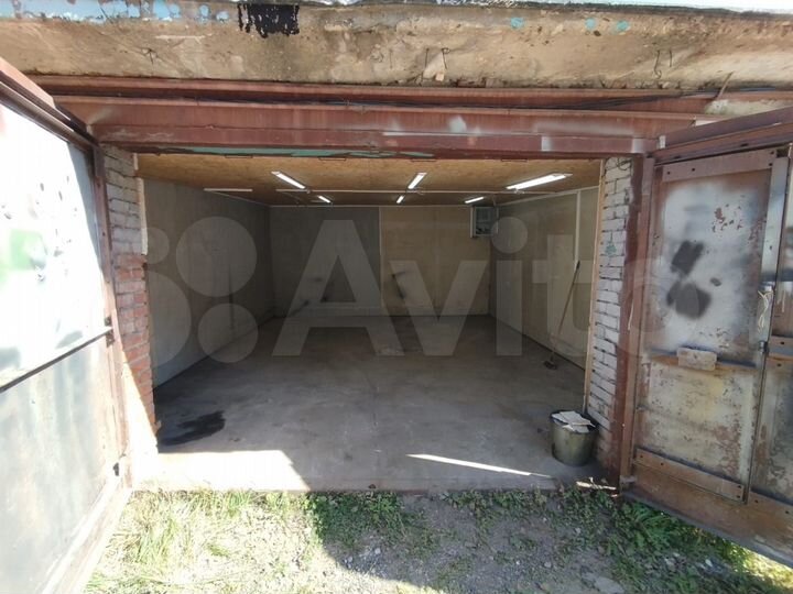 Гараж, > 30 м²