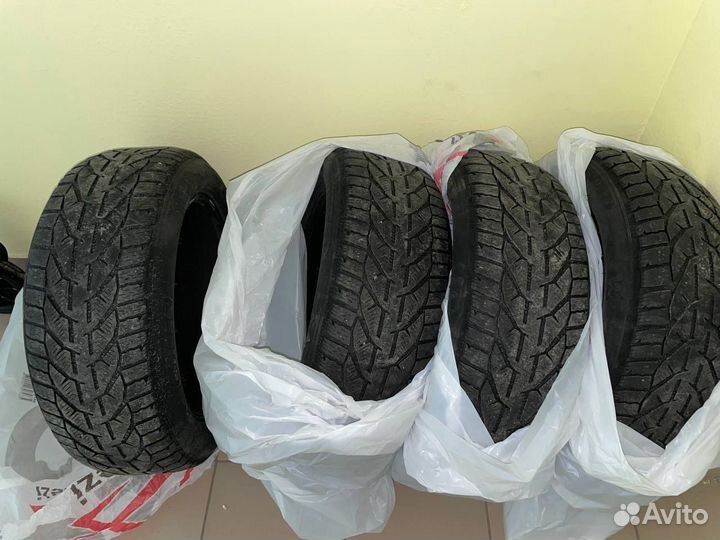 Tigar Winter 215/55 R17 98V
