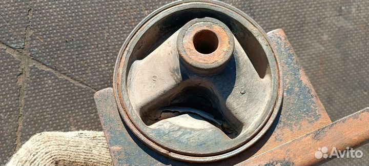 Подушка двигателя задняя Чери Тигго Т11 2.4