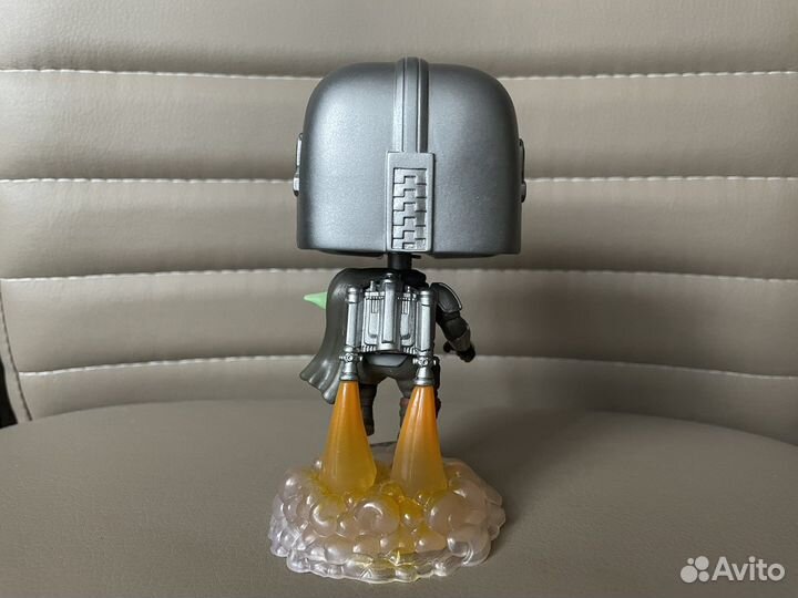 Funko pop The mandalorian with the child 402