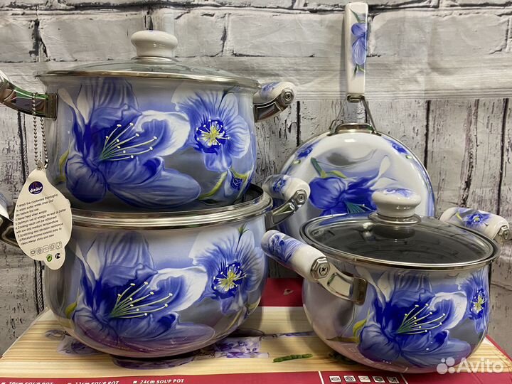 Набор кастрюль