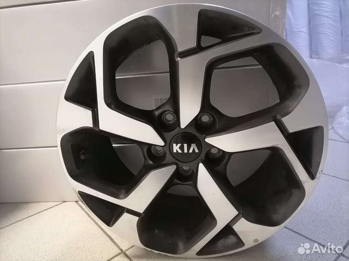 Диски (комплект) оригинал Kia Sportage r 17