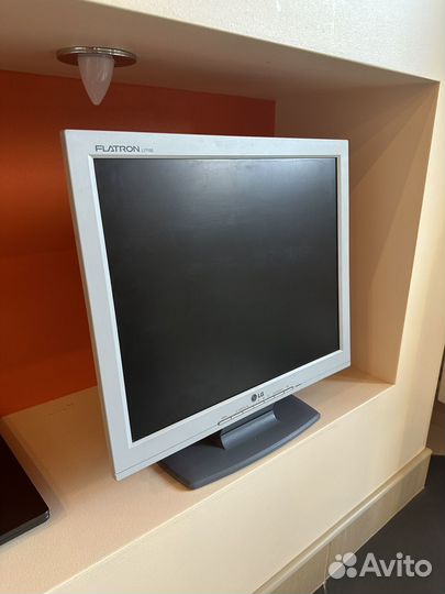 Монитор LG flatron L1715S