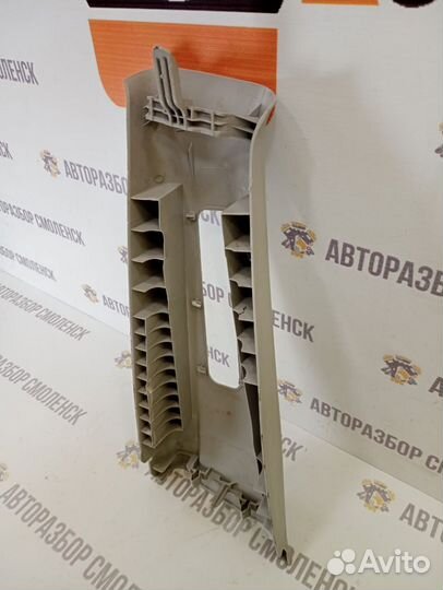 Обшивка стойки центральная верхняя правая Mazda 3