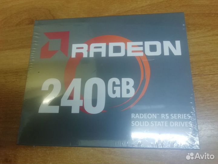 SSD AMD Radeon 240Гб