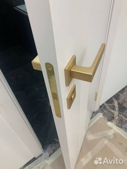 Установка двери и сантехник