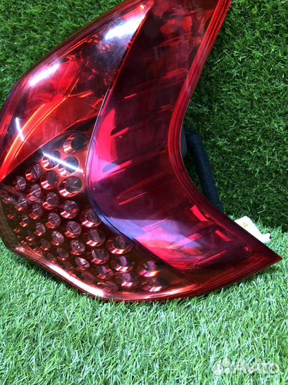 Фонарь задний правый Peugeot 3008