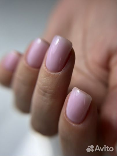 Маникюр с покрытием гель-лаком