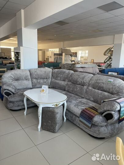 Кухонный стол стулья диваны