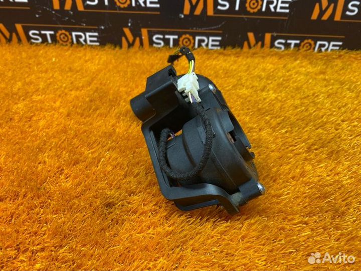 Вентилятор блока предохранителей Mercedes-Benz