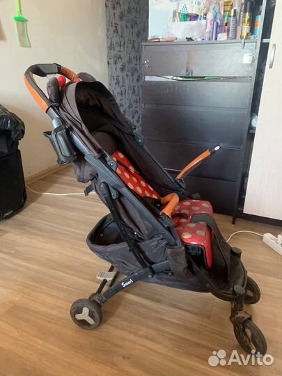 Прогулочная коляска