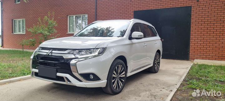 Mitsubishi Outlander, 2022