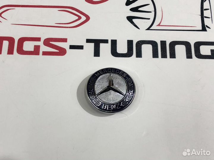 Заглушка в решетку радиатора Mercedes-Benz W204