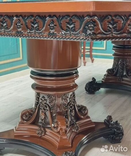 Кухонный стол со стульями на кухню