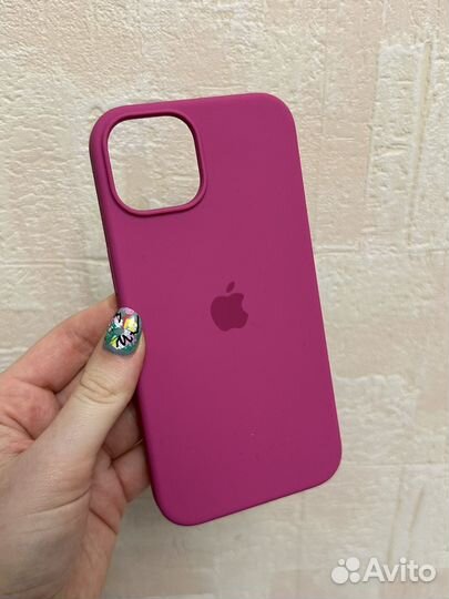 Чехлы на телефон iPhone 14