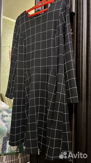 Платье M&S черное в клетку миди
