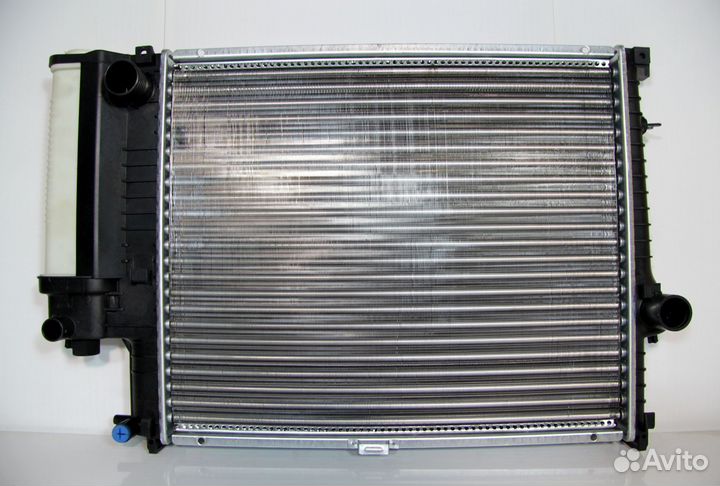 Радиатор охлаждения BMW 5-Series E34