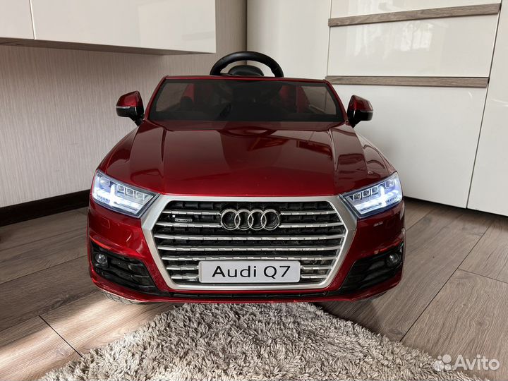 Детский электромобиль Audi Q7