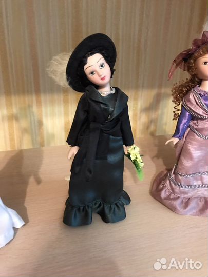 Кукла фарфоровая коллекционная