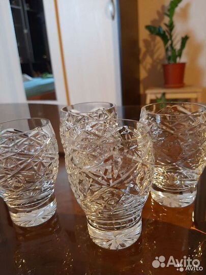 Хрусталь -вазы на ножке,пепельница