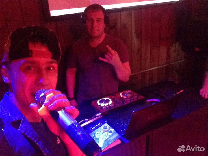 Диджей, звукооператор