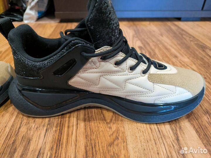 Кроссовки мужские 42 размер новые