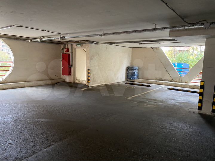 Машиноместо, 14 м²