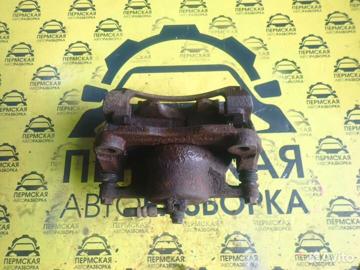 Суппорт передний правый Nissan Qashqai (J10) 06-14