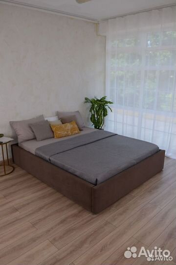 Кровать 140х200 с матрасом новая