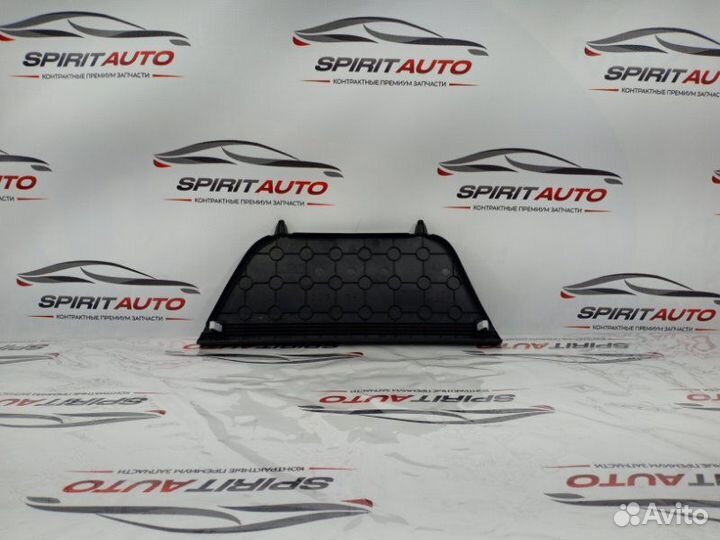 Накладка крышки багажника правая Kia Sportage 5