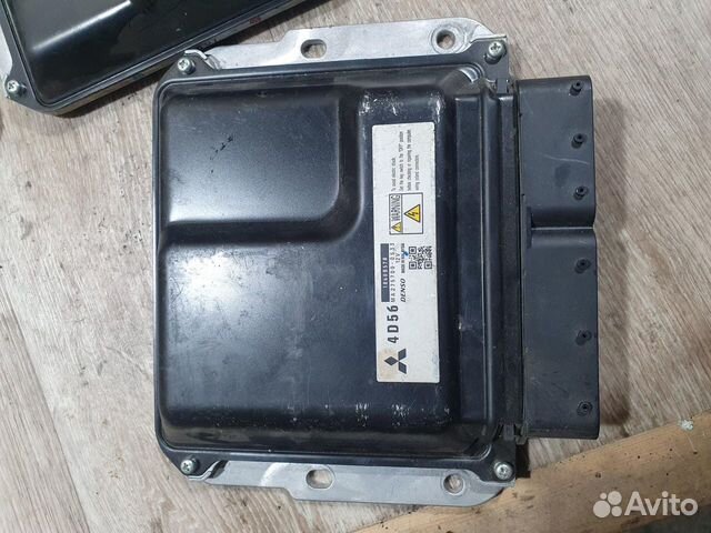 Блок управления двигателем 4D56 1860B578