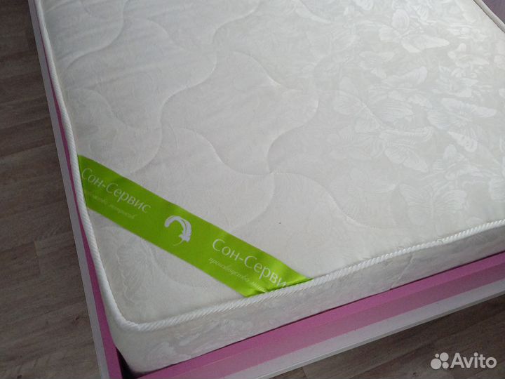 Продам кровать с матрасом