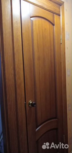 Дверь деревянная б/у